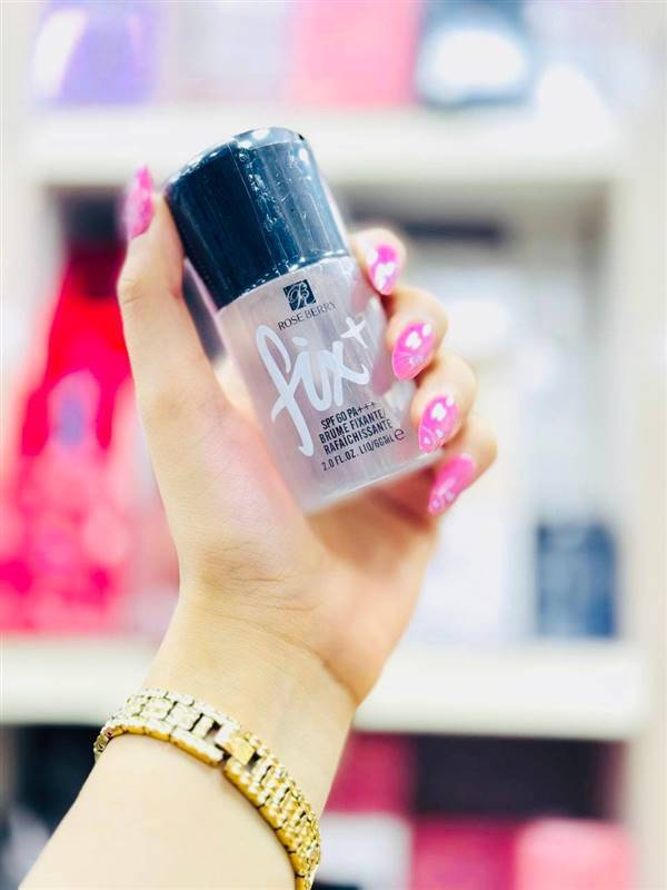 ✨ Rose Berry Fix Plus | بخاخ تثبيت المكياج – 100 مل ✨