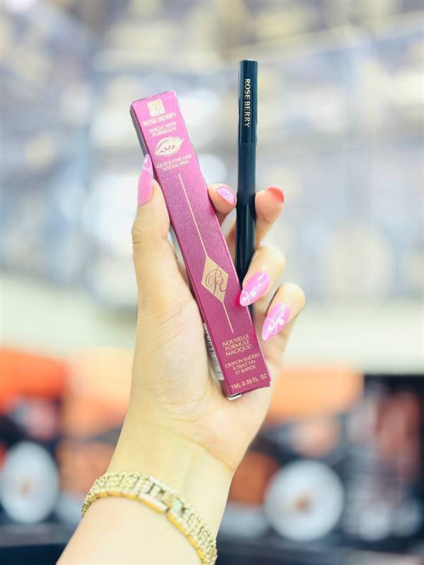 ايلاينر روز بيري بديل شارلوت… وبجد تحفة 🫣🩷✨ ROSE BERRY – Quick Fine Line Eyeliner ✨