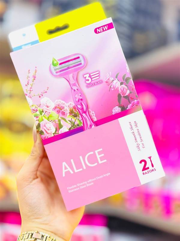 3-Blade Razor with Coconut & Aloe Vera Moisturizing Gelشفرة 3 شفرات بجوز الهند والألوفيرا 💛